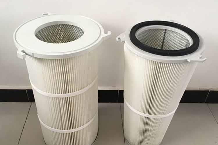 外三耳OD在线体育网是由一定长度的滤料成褶，首尾粘合而成的过滤筒，该滤筒无笼骨，安装简便