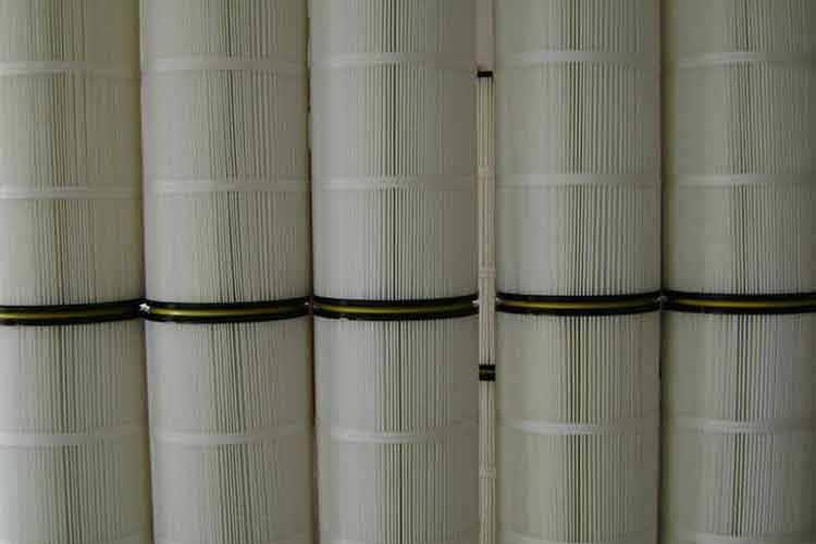  喷砂机OD在线体育网的安装方式有三种：垂直、倾斜、水平安装