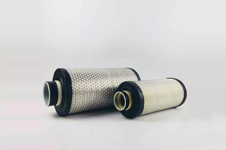 对于OD在线体育网冒烟的发动机，可以拆下进气管，然后观察气缸盖的进气口